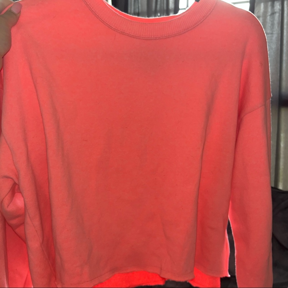 American eagle cropped pink crew size S